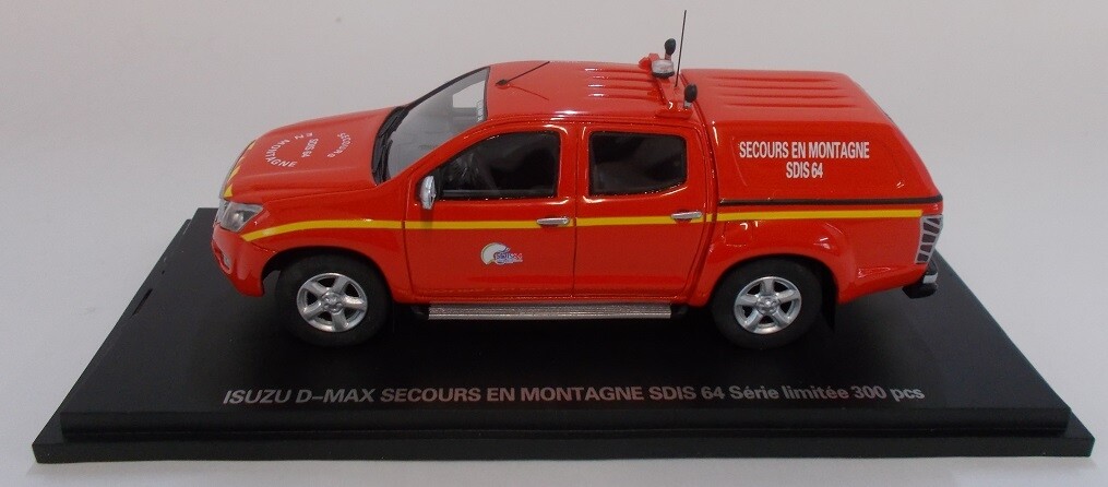 Miniature Isuzu D-MAX Pompier ALARME - Secours En Montagne Pyrénées - 1/43