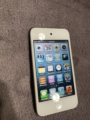 White iPod touch 4th Generation (8gb). TESTED! No Box.