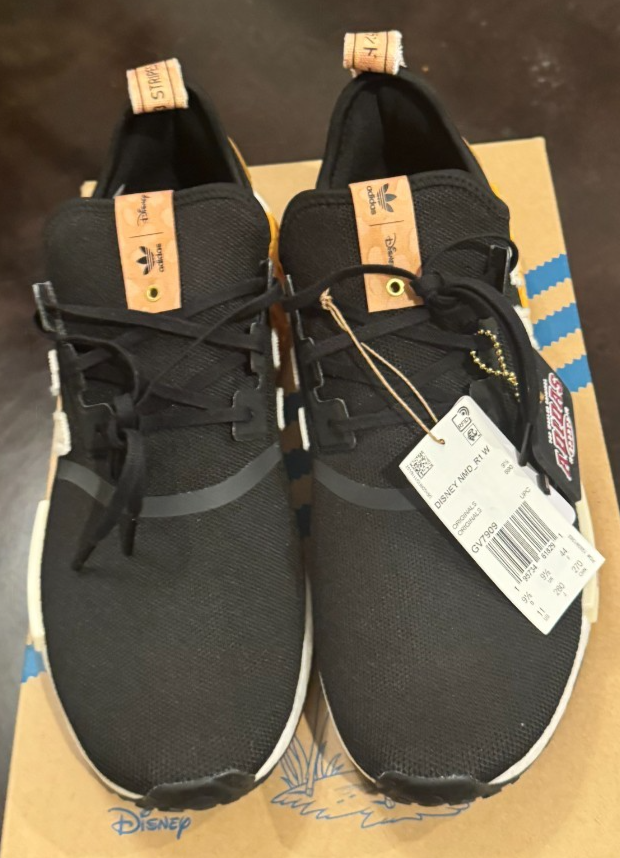 adidas gazelle silver green womens Tenis Adidas Disney NMD_R1 Mujer GV7909 Casual Negro/Cafe main image 0
