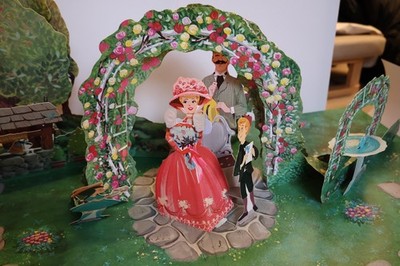 Vintage Hallmark riesige 3D doppelseitige Pop-up vierköpfige Familie in ländlicher Umgebung