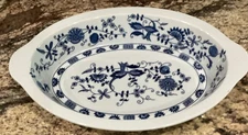 BLUE ONION OVAL BAKING DISH 12 1/4”L LOOKS UNUSED