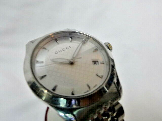 Gucci G Timeless Ya126503 126.5 Quartz 