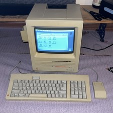Apple Macintosh SE M5010 Vintage Computer With Mouse And Keyboard