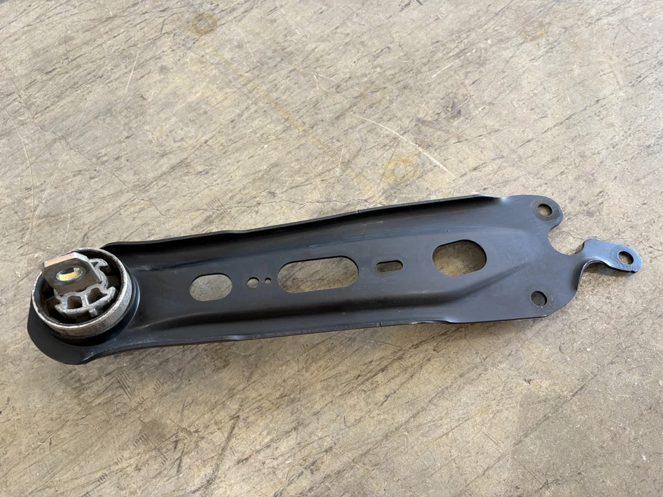 2018-2022 Chevrolet Equinox Rear Left Trailing Lower Control Arm #84175532 Foto 2 de 4