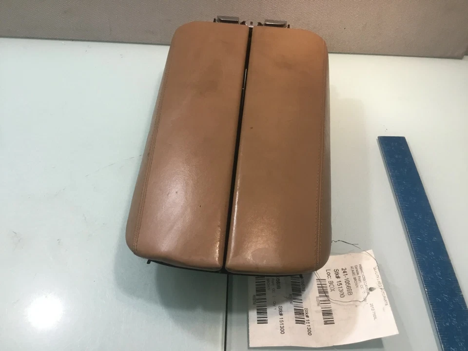 09-15 2012 BMW 750i AT AWD Front Center Console Arm Rest Lid E P - Image 3 of 4