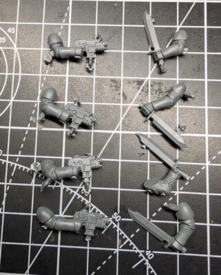 Kill Team Salvation Space Marine Scouts - Bolzenpistolen & Kampfklingen x4 Sets