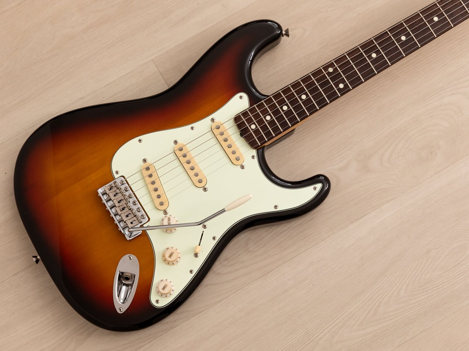 1997 Fender Stratocaster '62 Vintage Reissue ST62-53 Sunburst, Japan CIJ