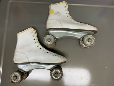 Vintage Roller Skates OFFICIAL ROLLER DERBY Steel Wheel Retro Decor Skate size 2