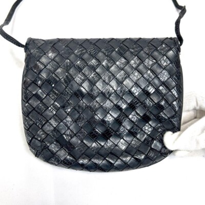 【関税&送料込】Bottega Veneta Intrecciato 15 Shoulder Bag Bottega Veneta - Tie Strap Intrecciato Shoulder Bag in Black