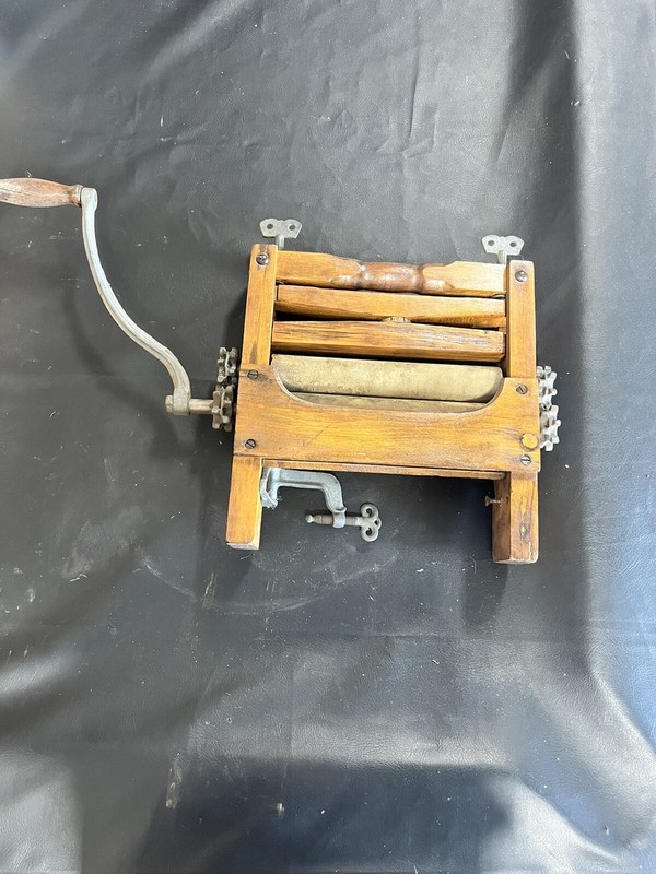 Vintage Antique Clothes Wringer