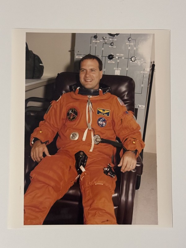 NASA STS-65 Richard Hieb Final Launch Preparations At Pad 39A Press Photo