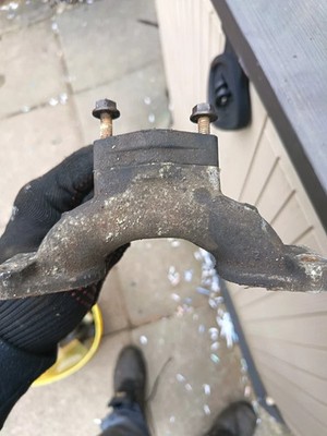 Honda CD200 Benly MC01E Single Carburettor Inlet Manifold Mount