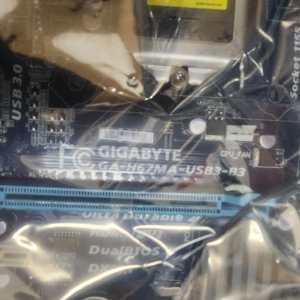 Gigabyte GA-H67MA-USB3-B3 LGA 1155 USB3 DDR3 Intel Motherboard - New!!! - Image 3 of 4