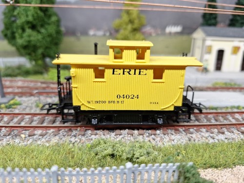 Rivarossi 2228 Carro di coda Tipo Caboose ERIE 04024 Scala H0 | Zustand: Usato