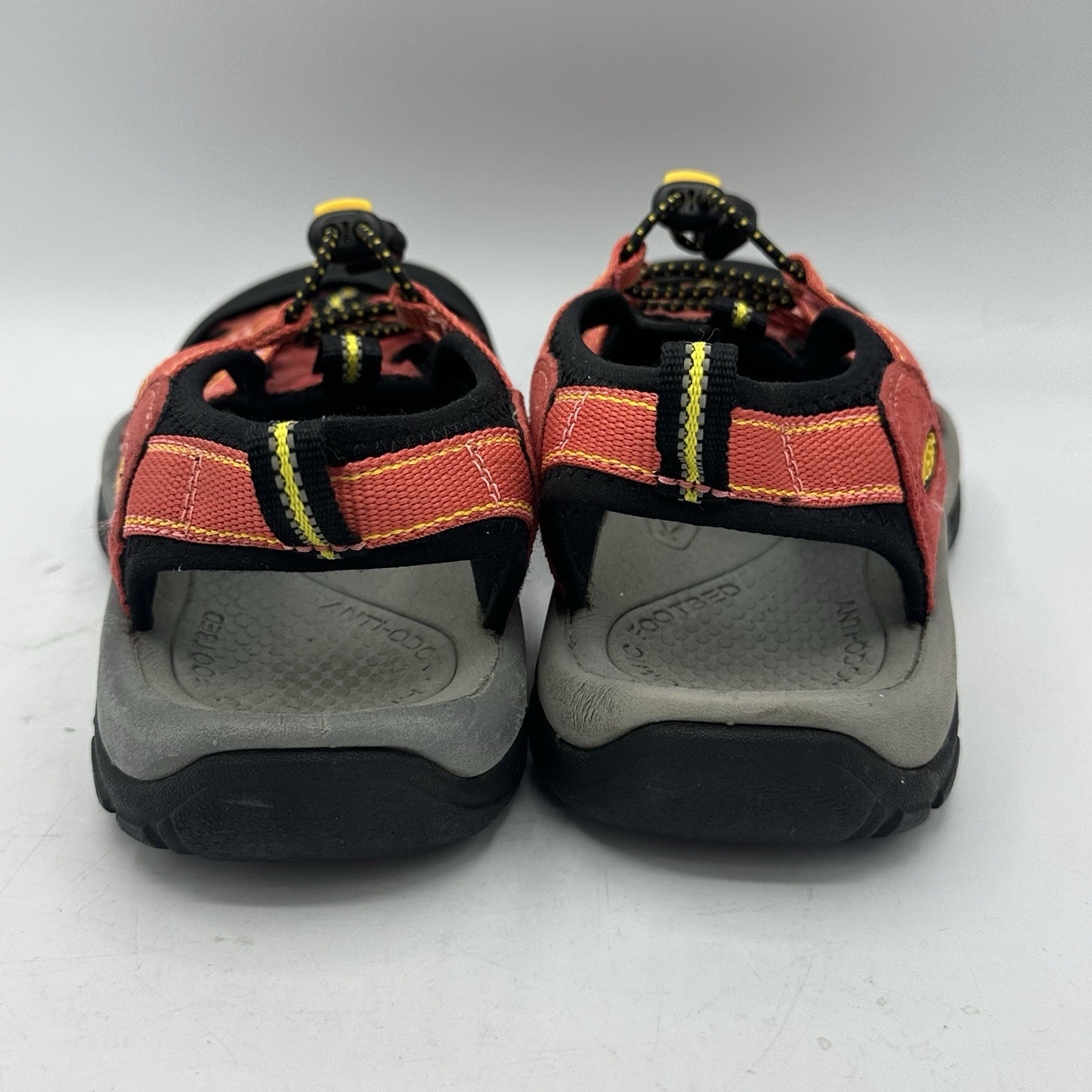 Sandali KEEN taglia M7 W8 8 5 unisex escursionismo fiume outdoor rosso barbabietola