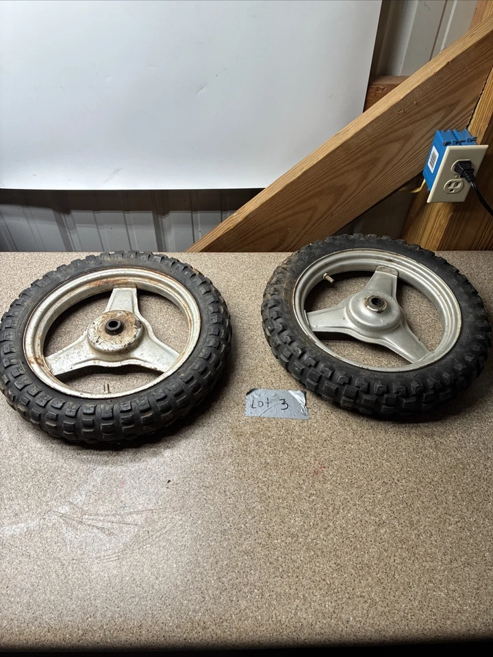 JUEGO RUEDA DELANTERA Y TRASERA PW50 BICICLETA FRENO TAMBOR Llanta Roja Llantas Neumáticos Pw 50 Foto 2 de 4