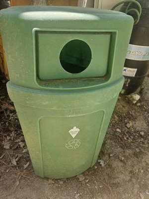 Tough Guy Green Plastic Outdoor Recycling Bin w/ Lid, Rectangle, 31-50 Gal