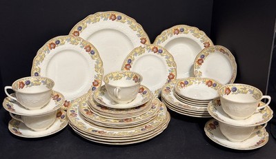 Johnson Brothers Bros Norwood 35 pcs, 7 pc Place Setting, Service for 5 England
