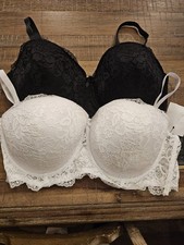 NWT Women's 2 Pack Convertible Black and White B.Luxe Bras Size 42D