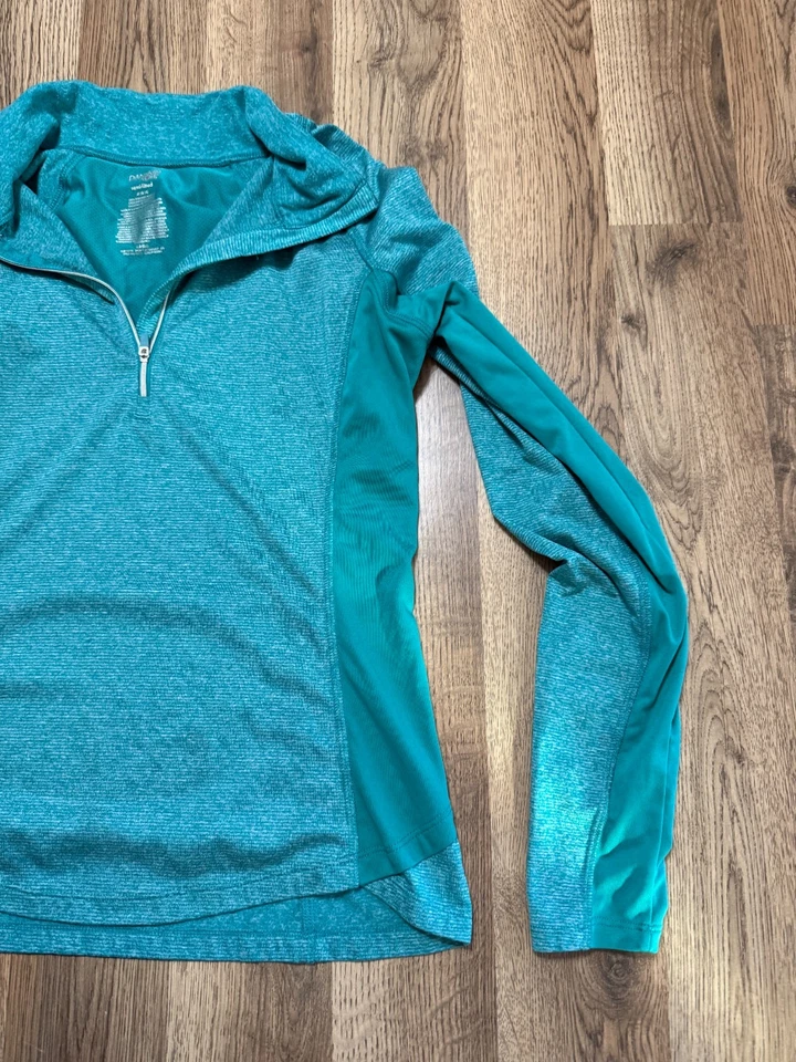 Camisa Danskin Now feminina tamanho médio verde manga longa 1/4 zíper desgaste atlético - Imagem 4 de 4