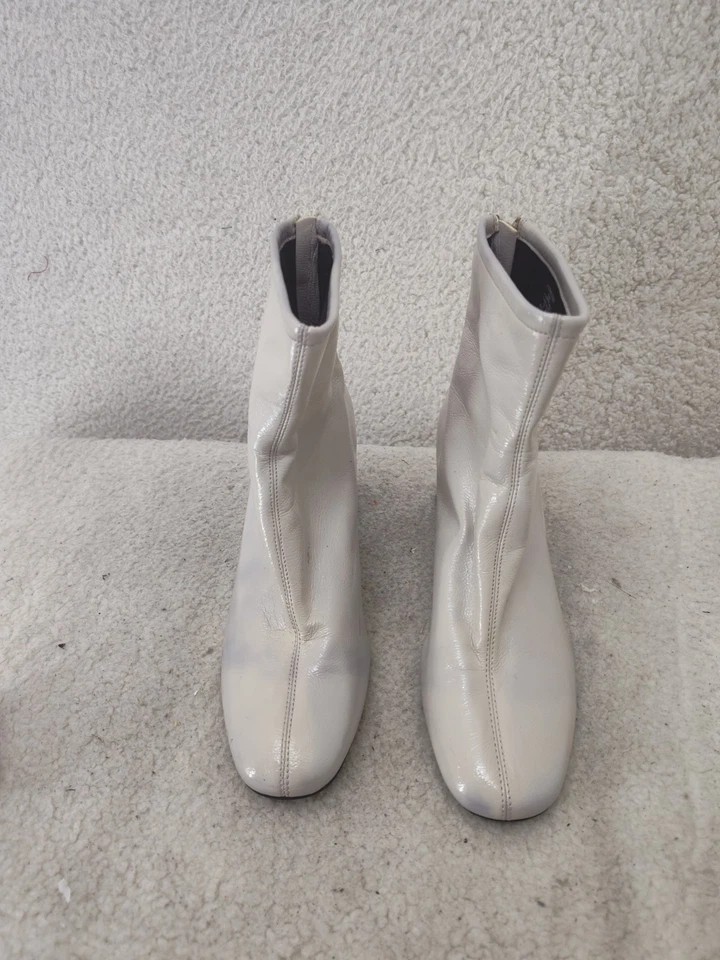 Botas de mujer Zara 7,5 blanco roto charol tirar con cremallera tacón bloque zapatos Foto 3 de 4