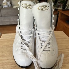 DBX Classic Adult White Figure Skates Size 9