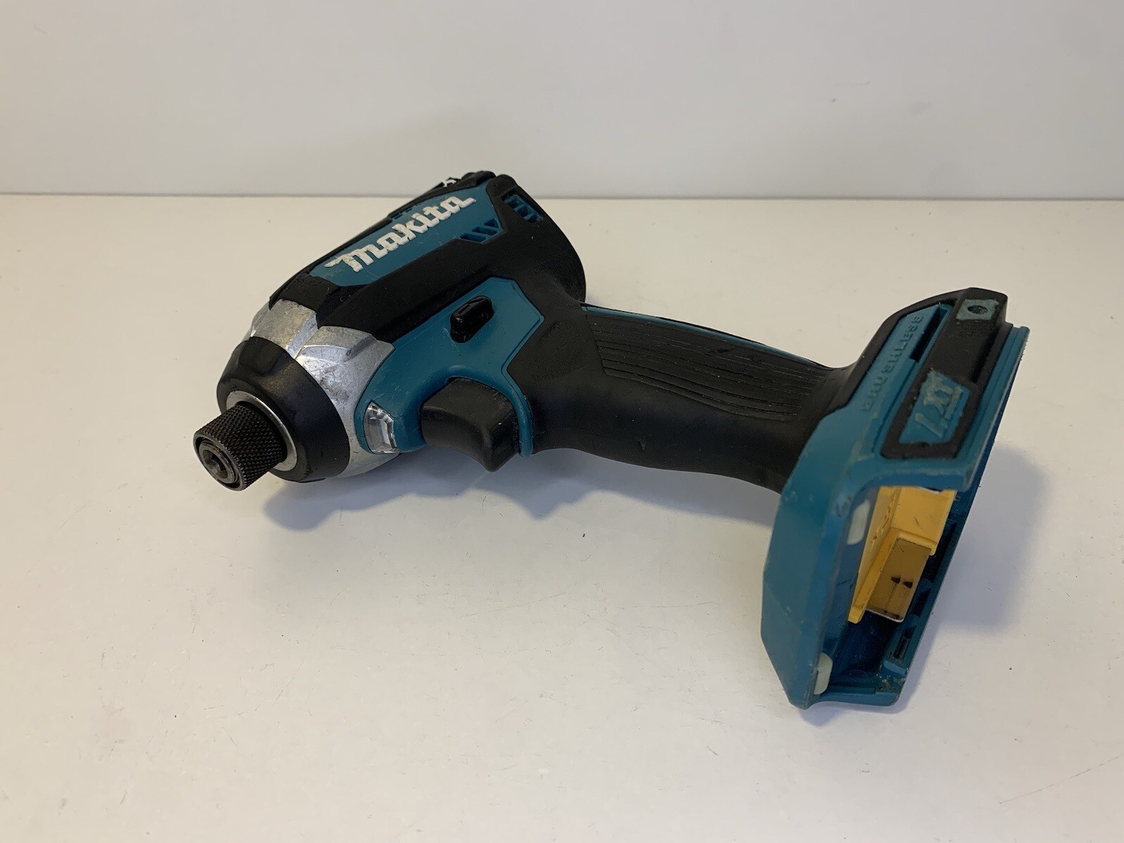 Makita LXT 18v Liion Brushless Cordless Impact Driver DTD153 Body Only