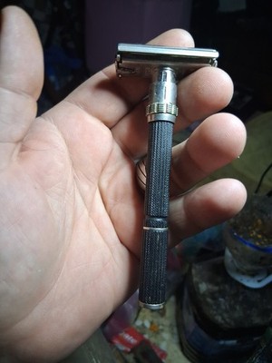 Vintage 1975 V-1 Gillette Super Adjustable 109 Safety Razor Beautiful Condition 