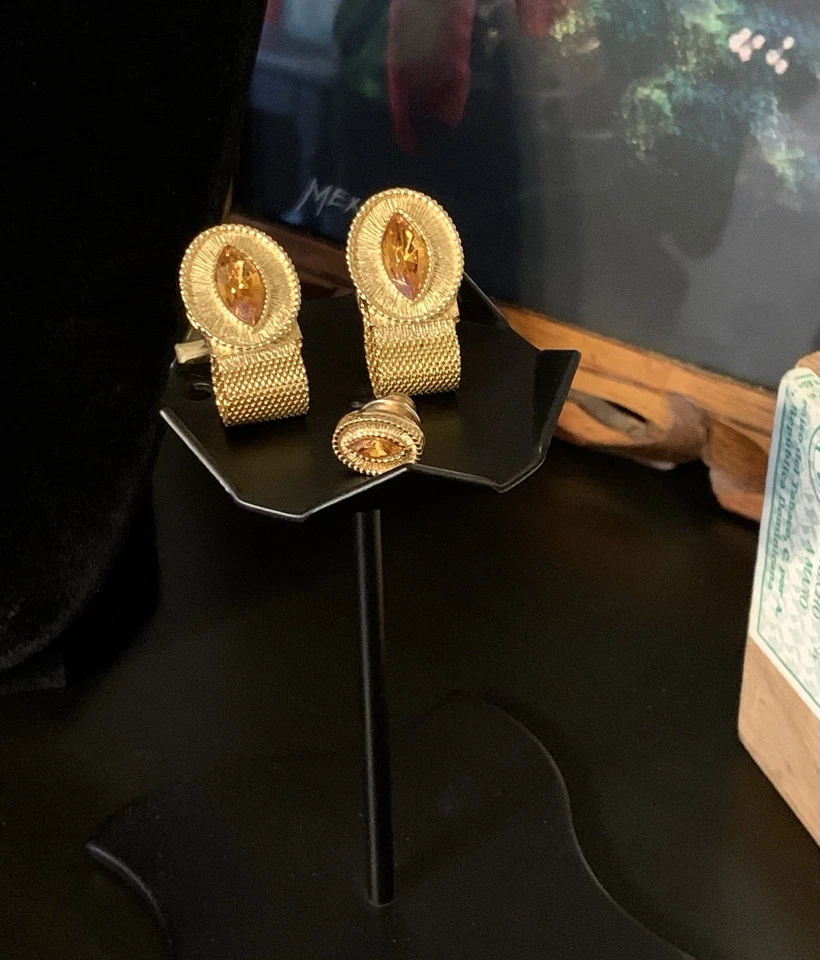 Vintage Gold Tone Cufflinks & Tie Pin  with Amber Colored Gem Centerpiece R8 - Изображение 2 из 4