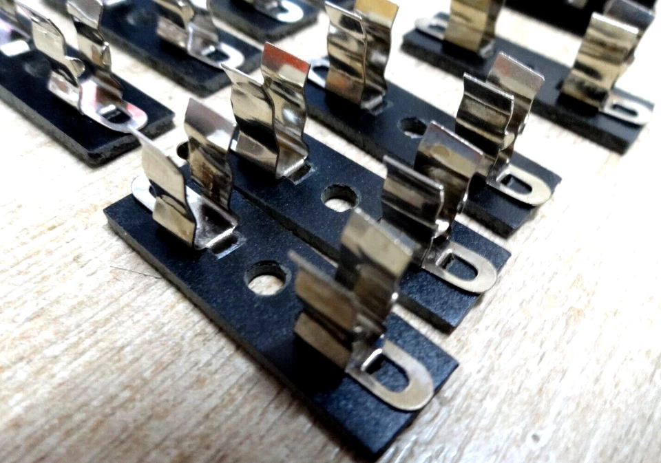 ALTAI 10x 20mm chassis mount fuse holders paxoline base vintage clip screw to panel