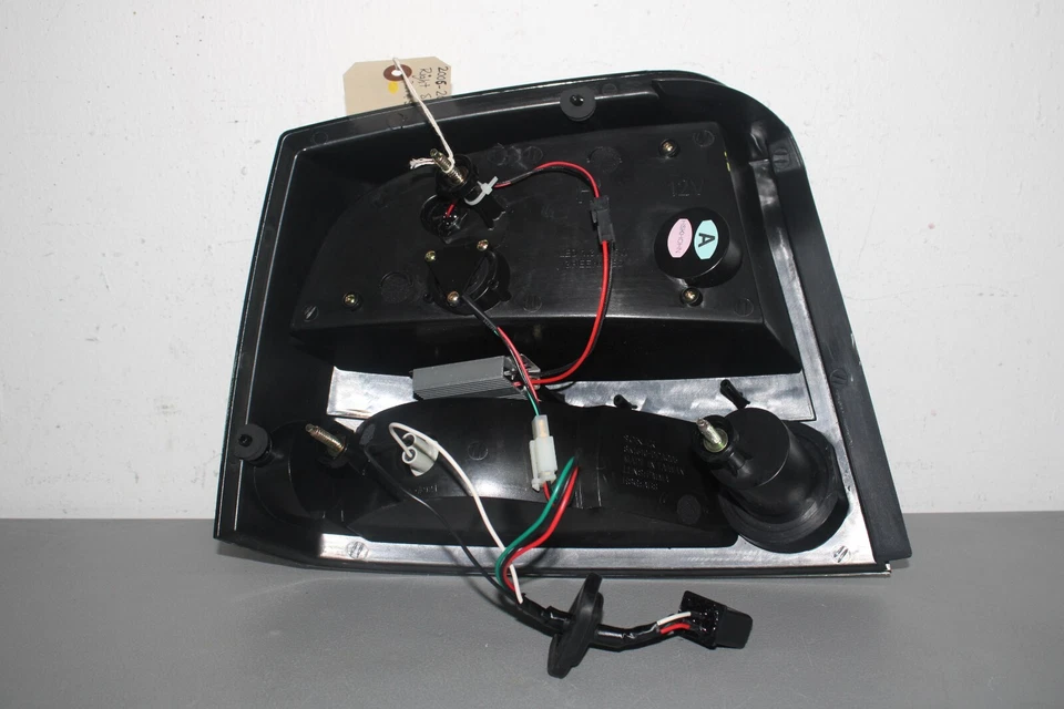 2006 2007 2008 DODGE CHARGER RIGHT SIDE TAIL LIGHT WITH LED - Image 4 of 4