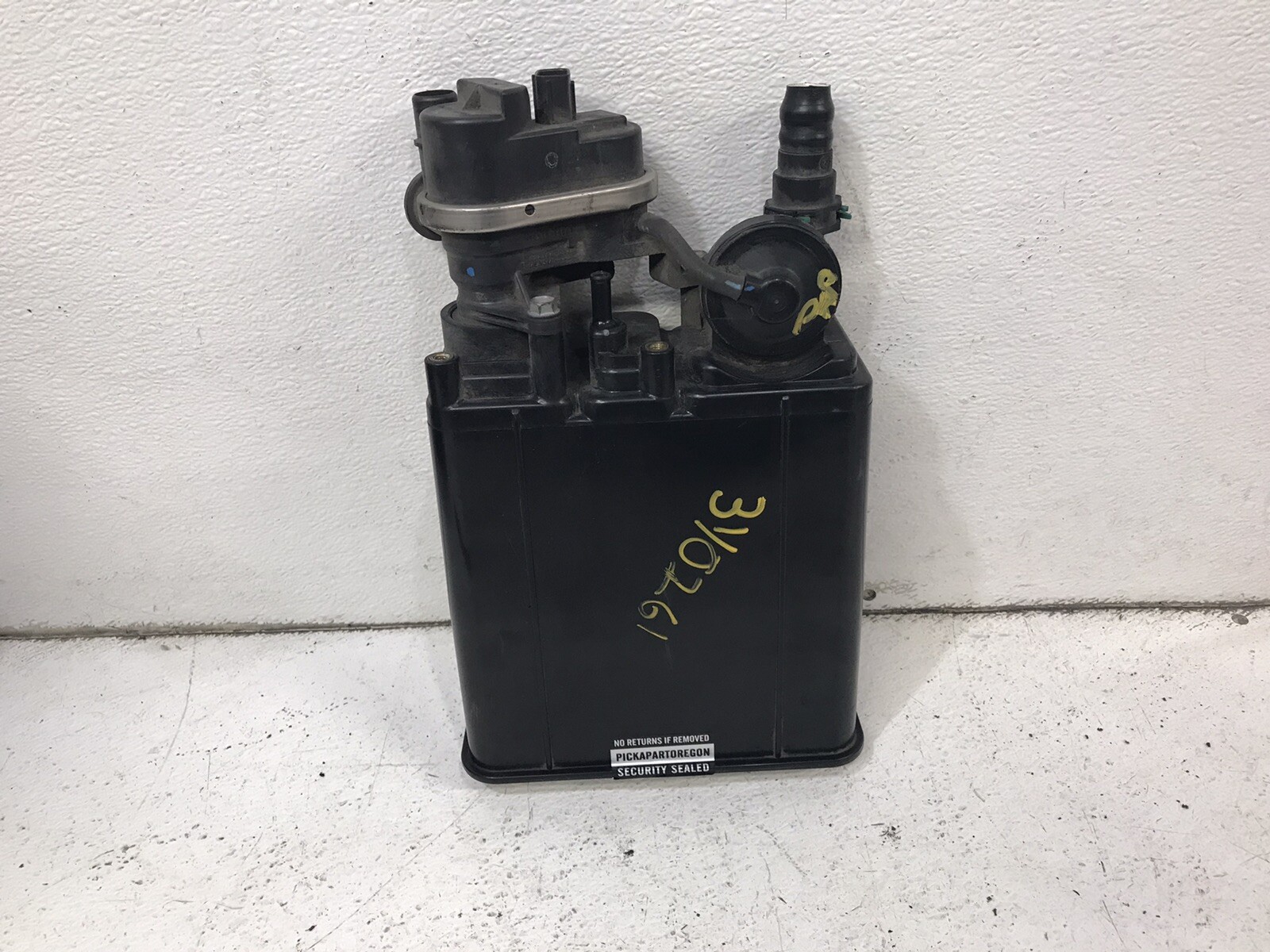 20062010 scion TC charcoal canister evap evaporator fuel gas gasoline