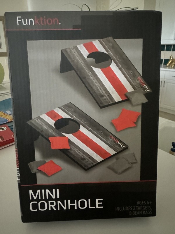 MINI CORNHOLE GAME includes 2 TARGETS & 8 BEAN BAGS QUALITY HEAVY MADE 7” x 10”