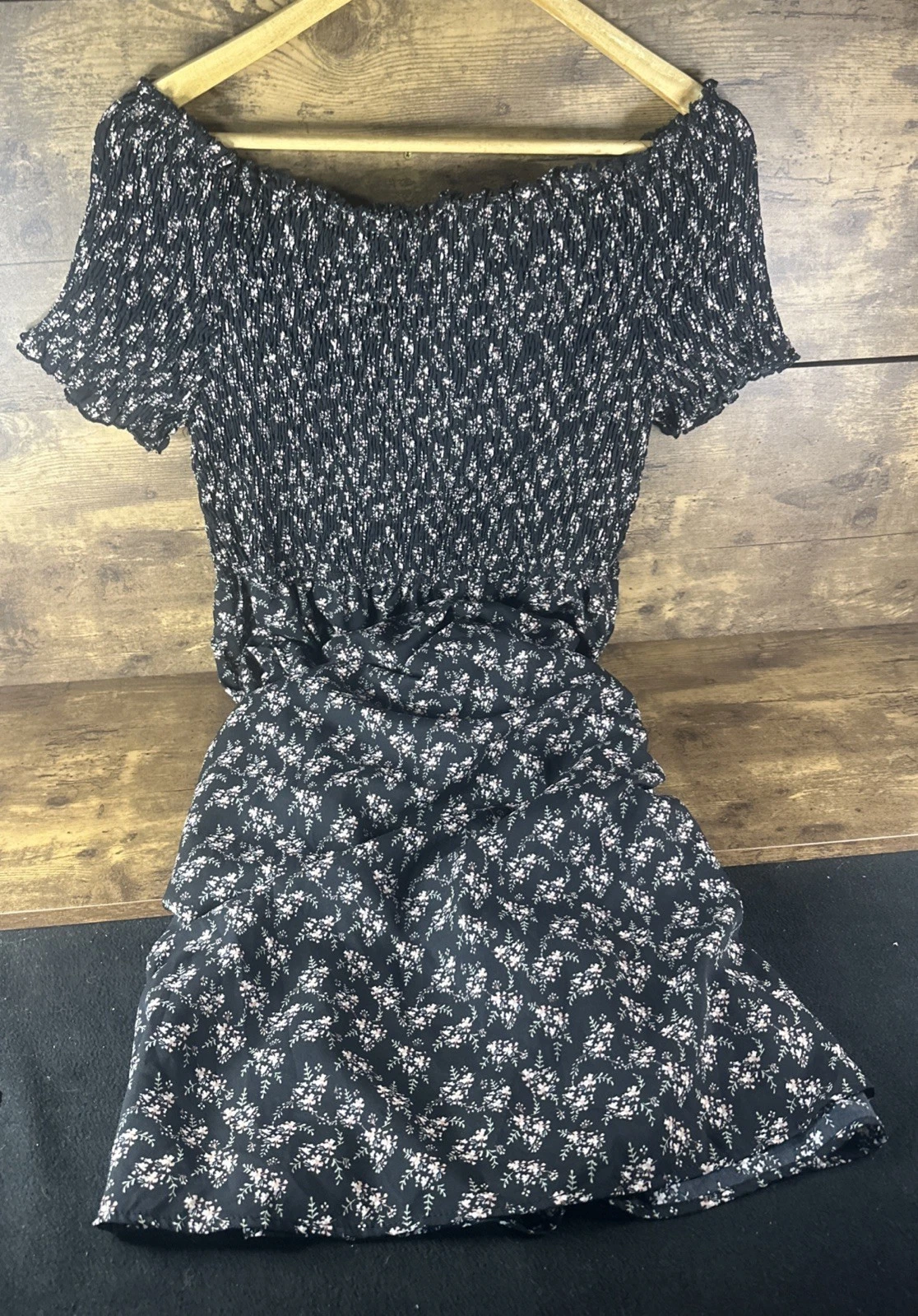 Rare Zenobia Floral Black & Pink 1X Off The Shoulder SunDress Fast Safe Shipping
Opens in a new wind