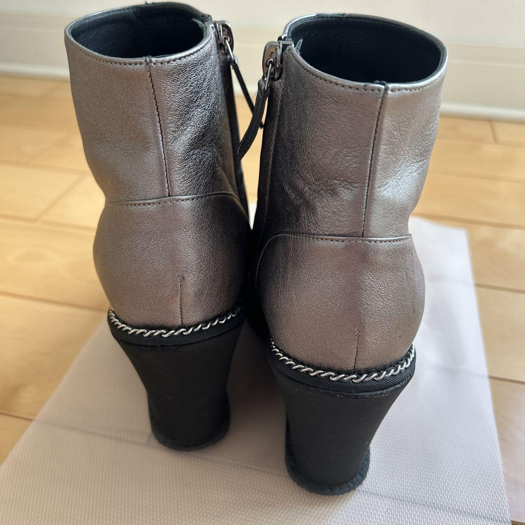 Chanel Round Toe Boots Bicolor Leather With Coco Mark Size 37 US About7 Women thumbnail 7