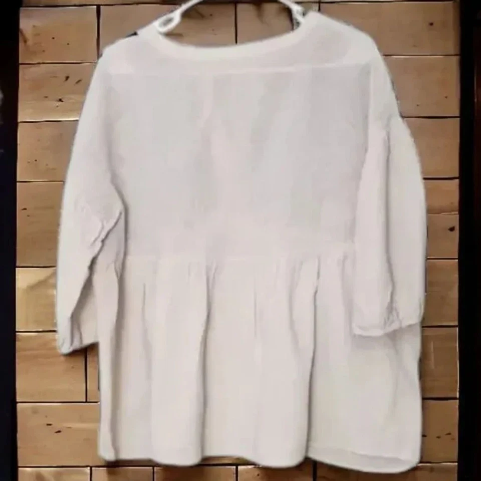 Blusa Miss Madigan Shelley de linho ~ $75 - Imagem 3 de 4