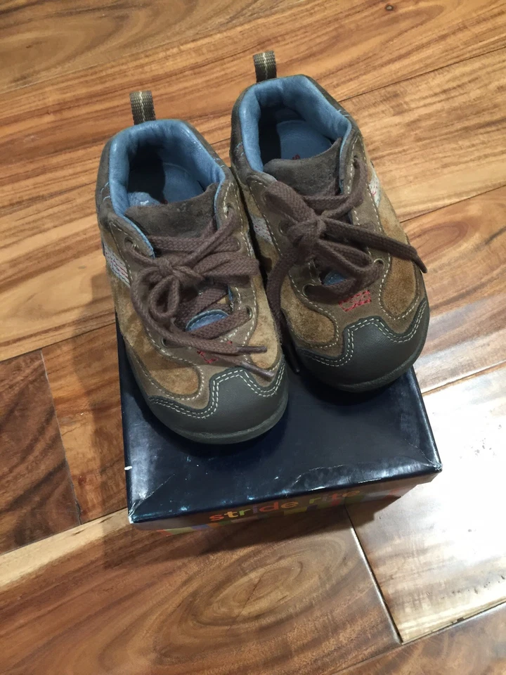 ZAPATOS INFORMALES STRIDE RITE BEBÉ NIÑO TT DANNY S/O MARRÓN OSCURO CUERO GAMUZA 7,5 W USADOS EN EXCELENTE ESTADO Foto 2 de 4