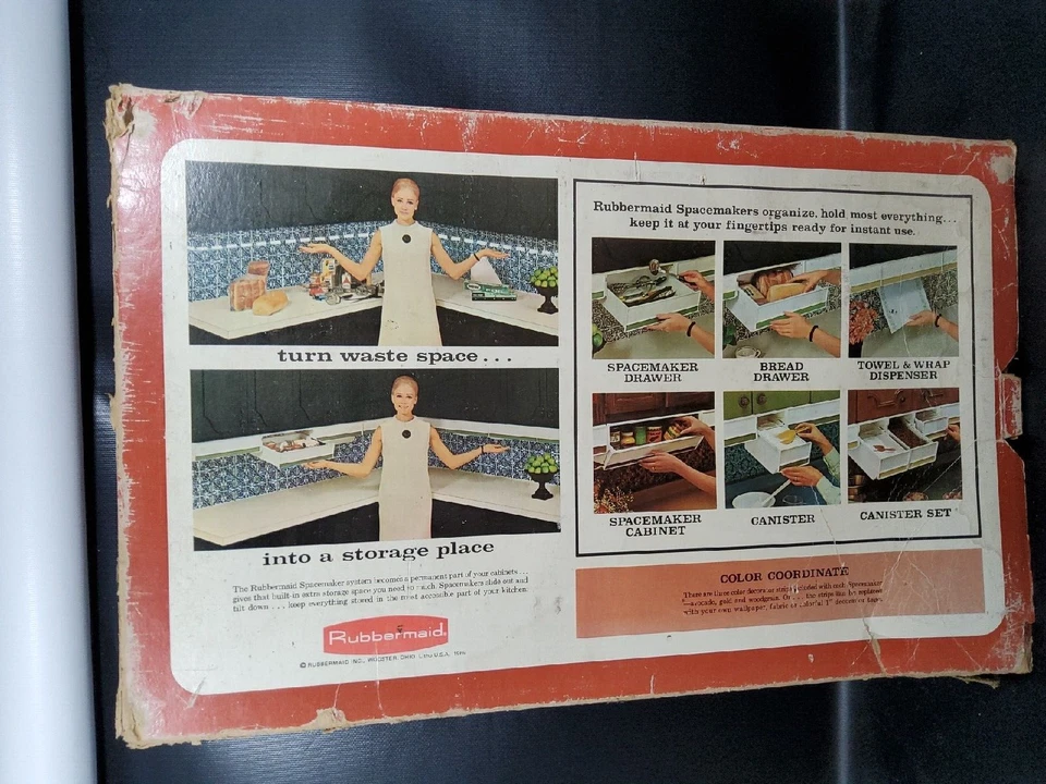 Gabinete Rubbermaid Spacemaker 1969 convierte el espacio residual en un lugar de almacenamiento Foto 4 de 4