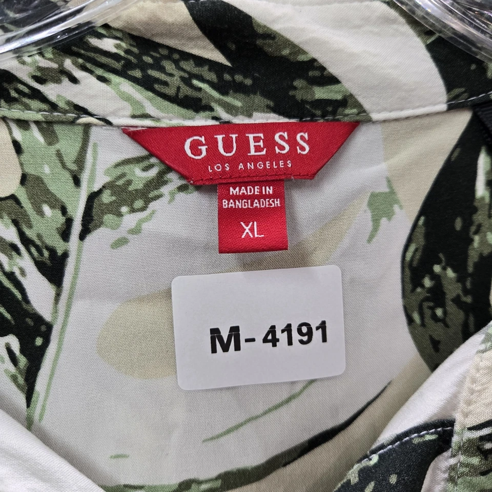 Camisa con botones GUESS para hombre XL beige floral hawaiana manga corta hoja de palma Foto 2 de 4
