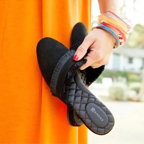 Mocasines sin cordones Birdies Ani Slide de gamuza negra con flecos asimétricos talla 10