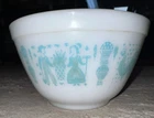 Vintage Amish butter print pyrex bowl
