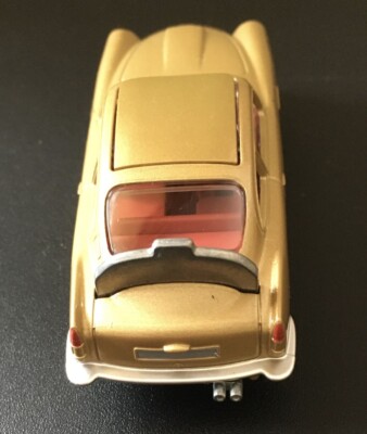 Corgi Toys 261 Die-cast Model Of James Bond's Aston Martin DB5 In Goldfinger Image60068540 Corgi Toys 261 Die-cast Model Of James Bond's Aston Martin DB5 In Goldfinger Image60068540