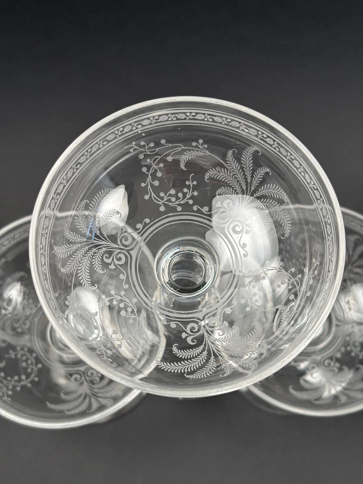 BACCARAT - Lot de 3 Coupes à Champagne en Cristal Gravé Modèle Fougères - Photo 3/4