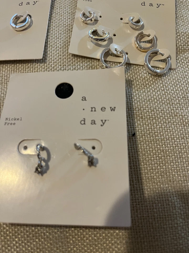 5 pares de brincos de argolas femininos A New Day tom prata sem níquel $22val - Imagem 2 de 4