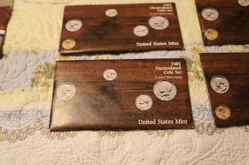 1985 U.S. Mint Set - Uncirculated Coins - 5 set of 10 coins each - Picture 2 of 2