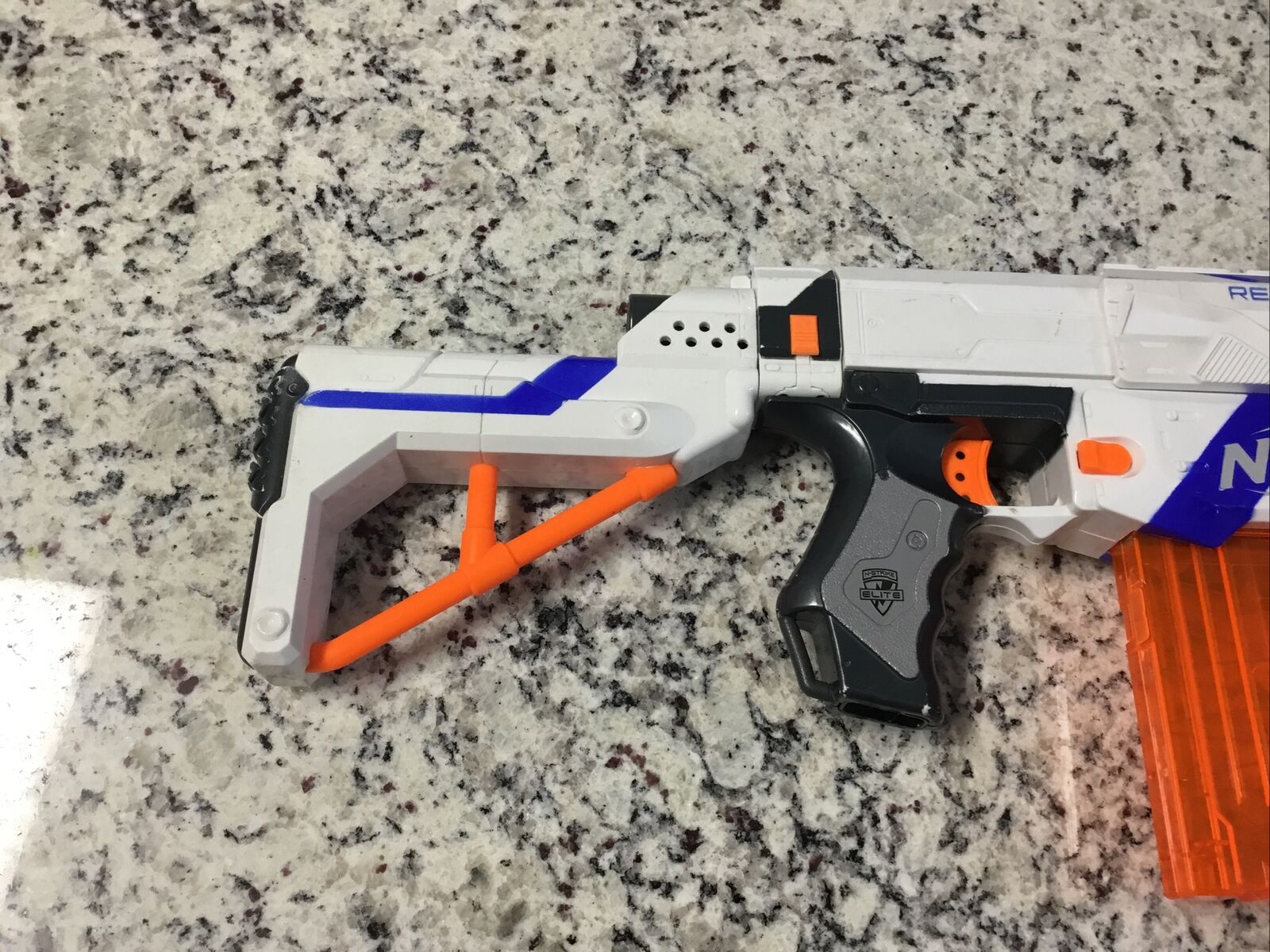 Nerf Retaliator Elite White Dart Gun with 12 Round Extended Clip