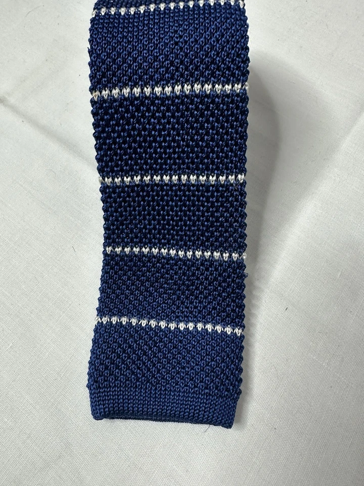 Tommy Hilfiger 100% Seda Hombre Corbata Tejida Borde Cuadrado Azul Blanco Textura Única Foto 4 de 4