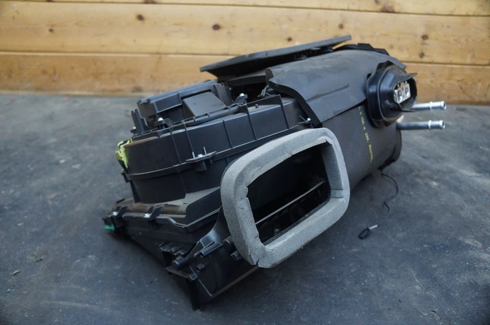 Caja de motor soplador núcleo calefactor 4S1820005D 4S1820021 Audi R8 Lms GT4 2018 *Nota Foto 2 de 4