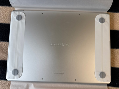 Apple MacBook Pro 14 Apple MacBook Pro 14