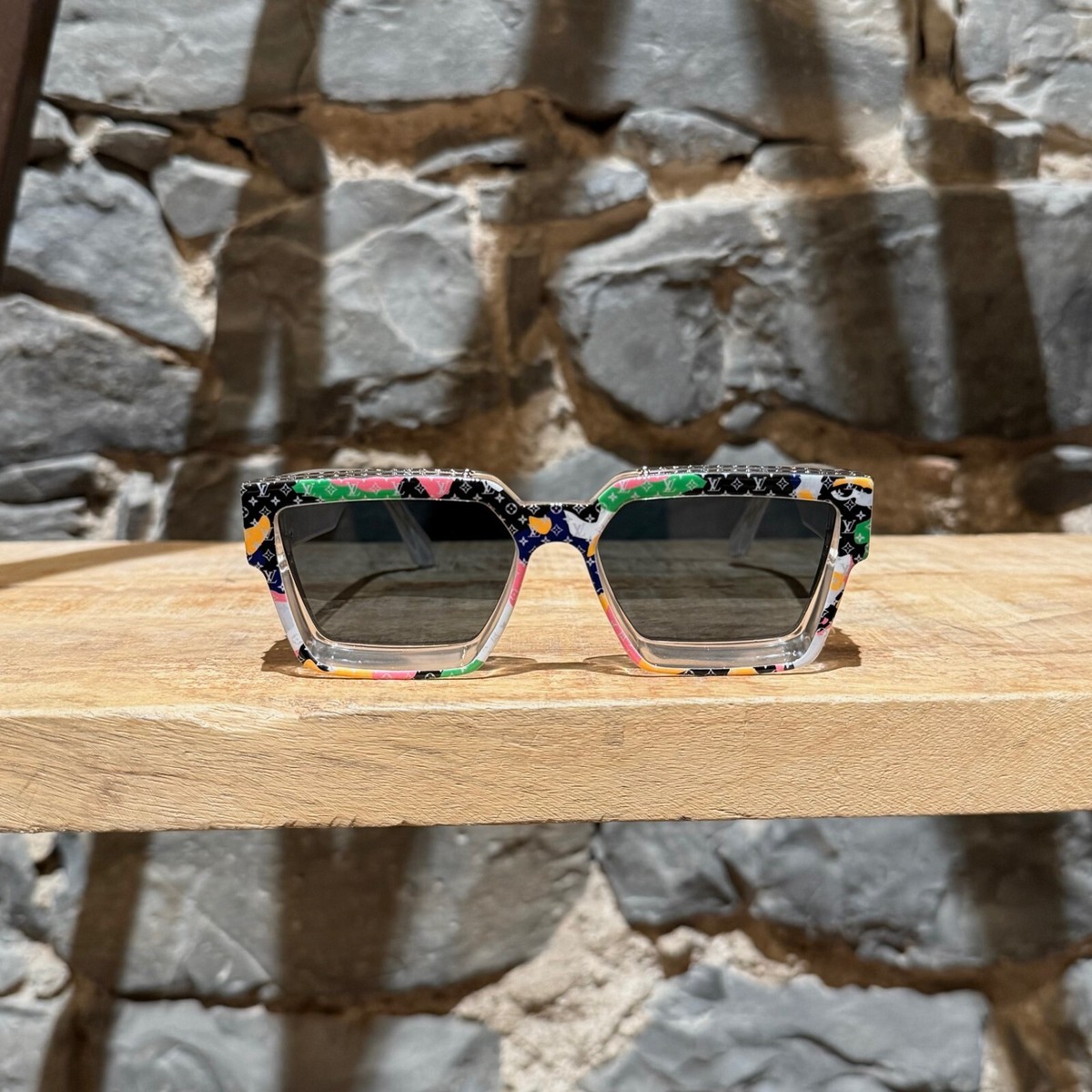 「Y」Louis Vuitton サングラス Louis Vuitton Z2027W FW23 Multicoloured Camo Monogram 1.1